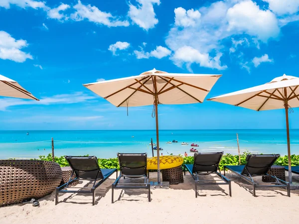Şemsiye Tropikal Plaj Deniz Okyanus Seyahat Tatil Için Sandalye — Stok fotoğraf