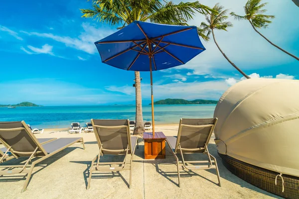 Vackra Tropiska Stranden Och Havet Med Coconut Palm Tree Och — Stockfoto