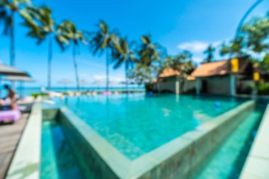 Seyahat ve tatil için güzel otel resort ve yüzme havuzu arka plan bulanıklık