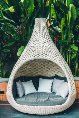 Kanepe dekorasyon açık veranda tropikal ve doğa manzaralı konforlu yastık