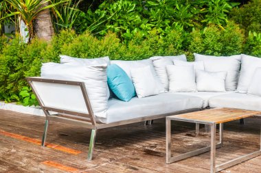 Kanepe dekorasyon açık veranda tropikal ve doğa manzaralı konforlu yastık