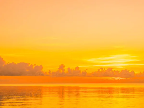 Beautiful Tropical Beach Sea Ocean Landscape Cloud Sky Sunrise Sunset — Stock Photo, Image