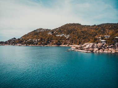 Güzel tropikal plaj ve deniz hurma ve koh samui Adası seyahat ve tatil için diğer ağacında havadan görünümü