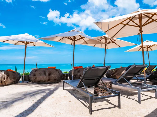 Şemsiye Tropikal Plaj Deniz Okyanus Seyahat Tatil Için Sandalye — Stok fotoğraf