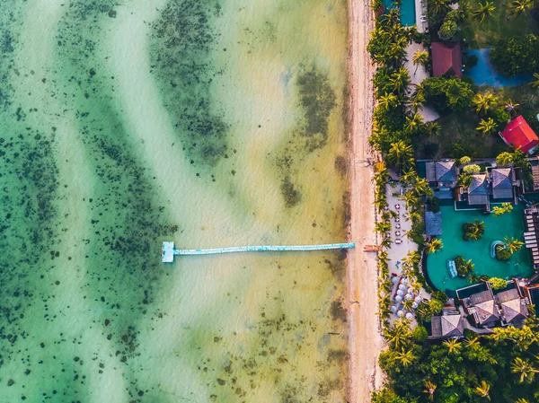 Seyahat Tatil Için Adada Güzel Tropikal Plaj Deniz Ağaçları Ile — Stok fotoğraf