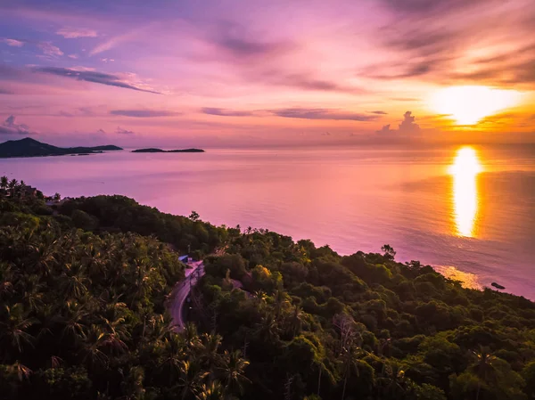 Vista Aérea Hermosa Playa Tropical Mar Con Palmeras Otros Árboles — Foto de Stock