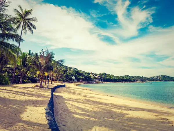 Wunderschöner Tropischer Strand Und Meer Mit Kokospalmen Für Reise Und — Stockfoto