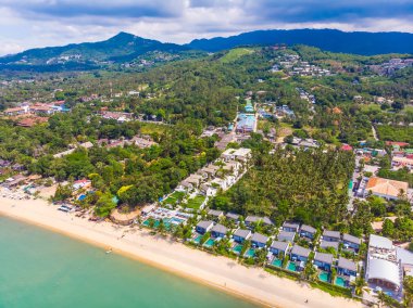 Güzel tropikal plaj ve deniz hurma ve koh samui Adası seyahat ve tatil için diğer ağacında havadan görünümü