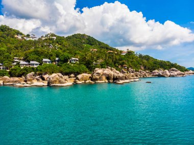 Güzel tropikal plaj ve deniz hurma ve koh samui Adası seyahat ve tatil için diğer ağacında havadan görünümü