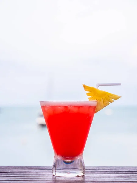 Iced Drinkglas Cocktails Met Uitzicht Zee Oceaan — Stockfoto