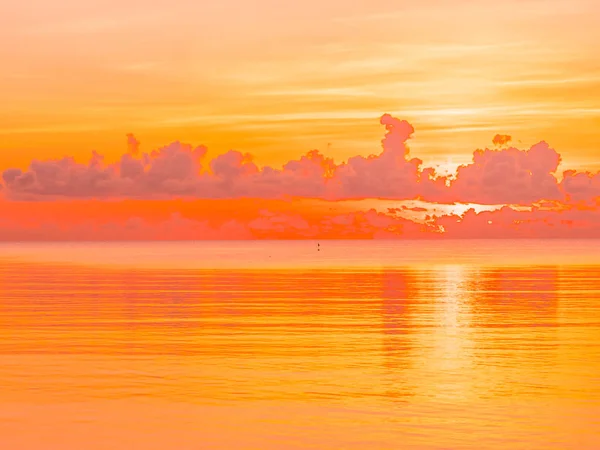 Beautiful Tropical Beach Sea Ocean Landscape Cloud Sky Sunrise Sunset — Stock Photo, Image