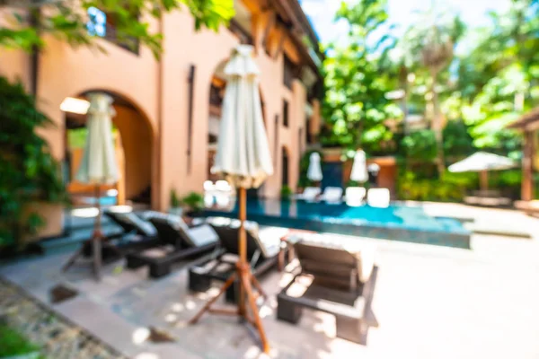 Seyahat ve tatil için güzel otel resort ve yüzme havuzu arka plan bulanıklık