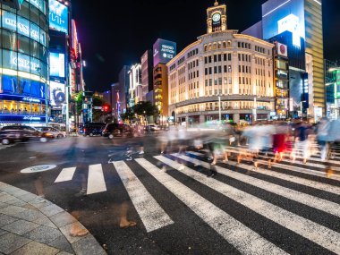 Tokyo Ginza, Japonya - 1 Ağustos 2018: Ginza bölge ve alan bir yerdir alışveriş merkezi ve tokyo mağaza alışveriş için lüks popüler