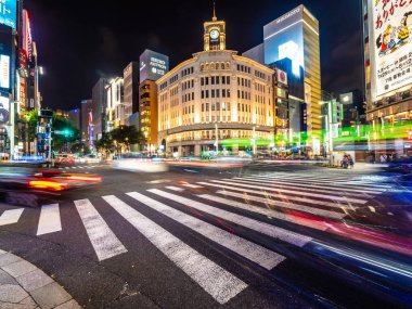 Tokyo Ginza, Japonya - 1 Ağustos 2018: Ginza bölge ve alan bir yerdir alışveriş merkezi ve tokyo mağaza alışveriş için lüks popüler
