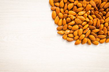 Badem fındık ile kopya alanı metin için