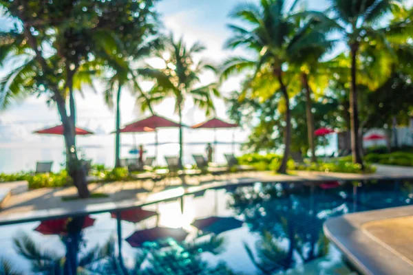 Soyut bulanıklık ve ufuk güzel açık yüzme havuzunda otel ve tatil seyahat ve tatil için