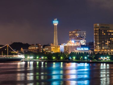 Yokohama Japonya'da deniz kulesi ile güzel mimari ve city scape