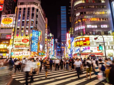 Tokyo Japonya, Shinjuku: 3 Ağustos 2018: güzel cityscape ark