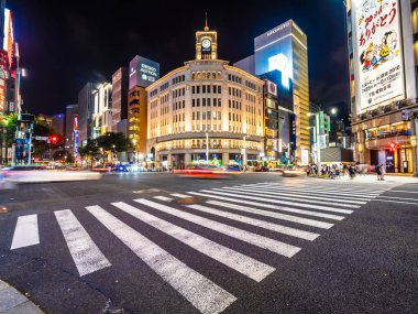 Tokyo Ginza, Japonya - 1 Ağustos 2018: Ginza bölge ve alan bir yerdir alışveriş merkezi ve tokyo mağaza alışveriş için lüks popüler