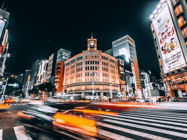 Tokyo Ginza, Japonya - 1 Ağustos 2018: Ginza bölge ve alan bir yerdir alışveriş merkezi ve tokyo mağaza alışveriş için lüks popüler