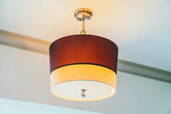 Prachtig Plafond Licht Lamp Decoratie Interieur Van Hotel Slaapkamer — Stockfoto