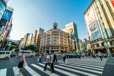 Tokyo Japonya - 1 Ağustos 2018: Ginza alandır en lüks alışveriş merkezi ve mağaza tokyo Japonya