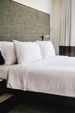 Otel yatak yatak dekorasyon iç beyaz rahat yastık