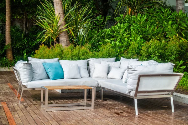 Kanepe dekorasyon açık veranda tropikal ve doğa manzaralı konforlu yastık