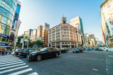 Tokyo Japonya - 1 Ağustos 2018: Ginza alandır en lüks alışveriş merkezi ve mağaza tokyo Japonya