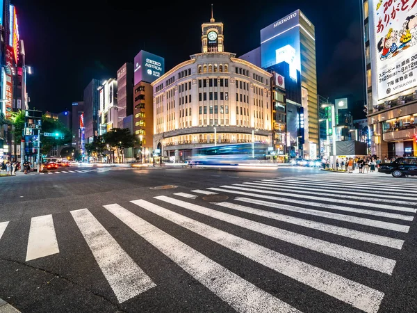 Tokyo Ginza, Japonya - 1 Ağustos 2018: Ginza bölge ve alan bir yerdir alışveriş merkezi ve tokyo mağaza alışveriş için lüks popüler