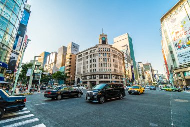 Tokyo Japonya - 1 Ağustos 2018: Ginza alandır en lüks alışveriş merkezi ve mağaza tokyo Japonya