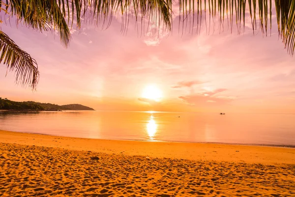 Bei Sonnenuntergang Auf Dem Tropischen Paradies Insel Strand Und Meer — Stockfoto