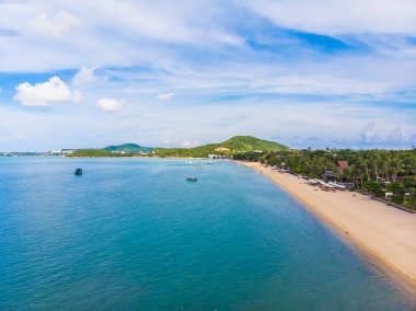 Güzel tropikal plaj ve deniz hurma ve koh samui Adası seyahat ve tatil için diğer ağacında havadan görünümü