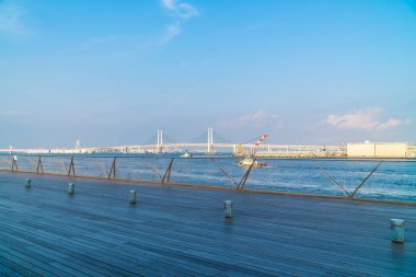 Osanbashi iskele veya Japonya'da güzel yokohama şehir manzarası ile Köprü