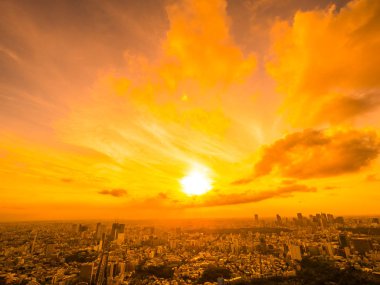 Güzel havadan görünümü, mimari ve günbatımı zaman Japonya'nın tokyo şehir etrafında bina