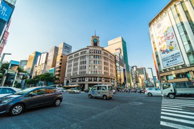 Tokyo Japonya - 1 Ağustos 2018: Ginza alandır en lüks alışveriş merkezi ve mağaza tokyo Japonya