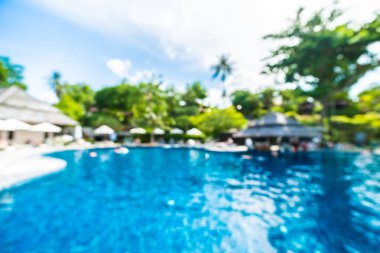 Seyahat ve tatil için güzel otel resort ve yüzme havuzu arka plan bulanıklık