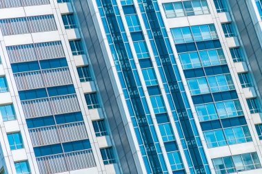 Güzel dış ofis binası ve mimari pencere desenli