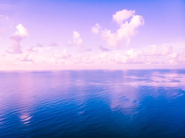 ビーチと海または島サムイ島タイ旅行や休暇のための海の美しい空撮 — ストック写真