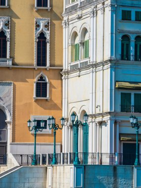 Güzel mimari pencere ve duvar ile bina dış İtalya tarzı