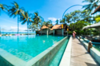 Seyahat ve tatil için güzel otel resort ve yüzme havuzu arka plan bulanıklık