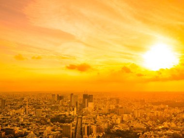 Güzel havadan görünümü, mimari ve günbatımı zaman Japonya'nın tokyo şehir etrafında bina