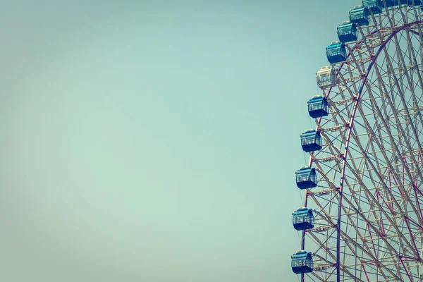 Rueda Fortuna Parque Del Festival Atracciones Fondo Del Cielo Azul —  Fotos de Stock