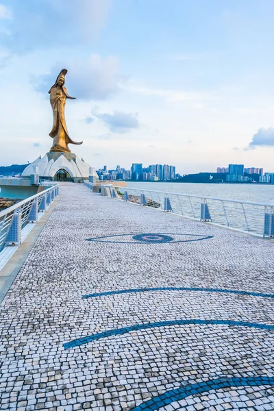 美丽的昆我雕像地标在澳门市 — 图库照片