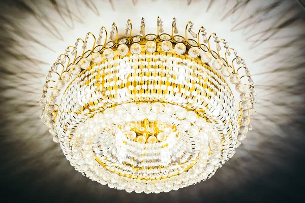 Lustre Cristal Luxo Bonito Decoração Interior Quarto — Fotografia de Stock