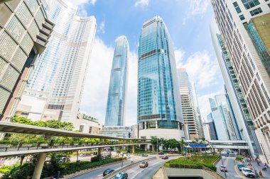 Güzel mimari ofis mavi gökyüzü arka plan üzerine hong kong şehir dış gökdelen Binası