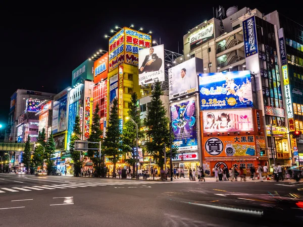 Tokyo Japonya Ağustos 2018 Bir Sürü Akihabara Alanı Alışveriş Merkezi — Stok fotoğraf