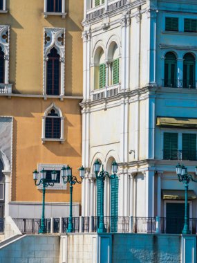 Güzel mimari pencere ve duvar ile bina dış İtalya tarzı