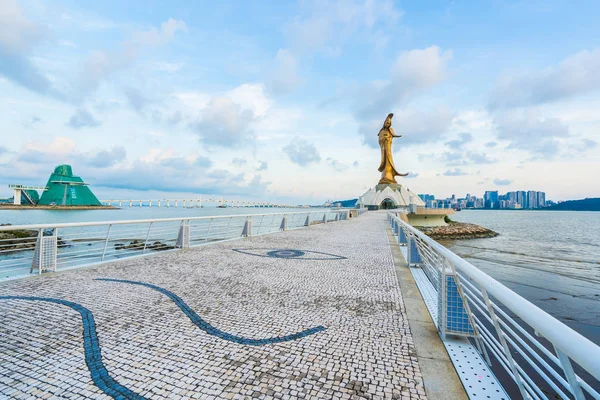 美丽的昆我雕像地标在澳门市 — 图库照片