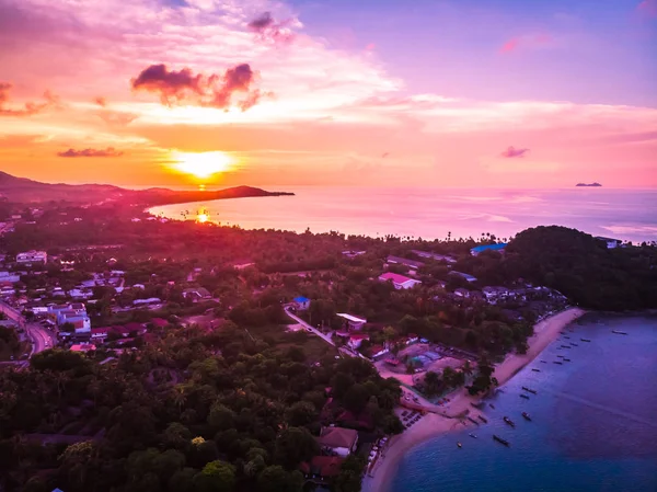 Vista Aérea Hermosa Playa Tropical Mar Con Palmeras Otros Árboles — Foto de Stock